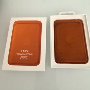 Apple Leather Card Sleeve in Fox Orange